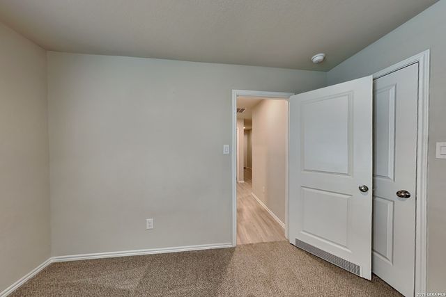 5542 Basil Chase, St Hedwig, TX 78152