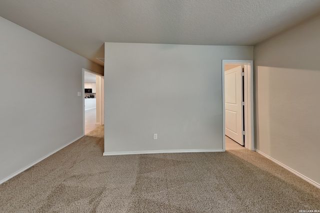 5542 Basil Chase, St Hedwig, TX 78152