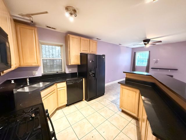 6035 S Saint Lawrence Avenue GS, Chicago, IL 60637