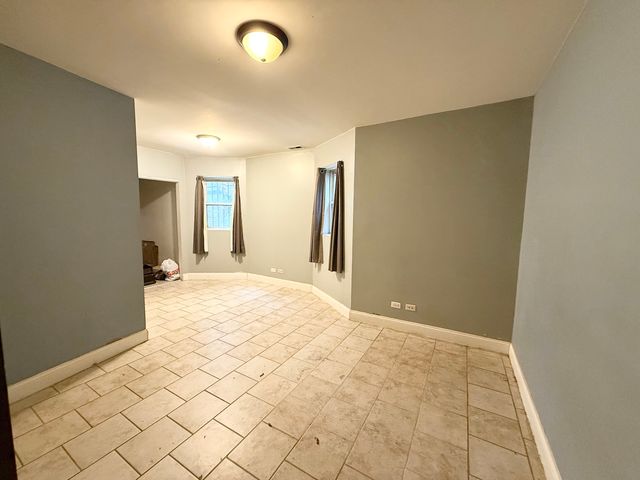 6035 S Saint Lawrence Avenue GS, Chicago, IL 60637