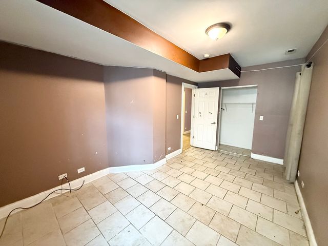 6035 S Saint Lawrence Avenue GS, Chicago, IL 60637