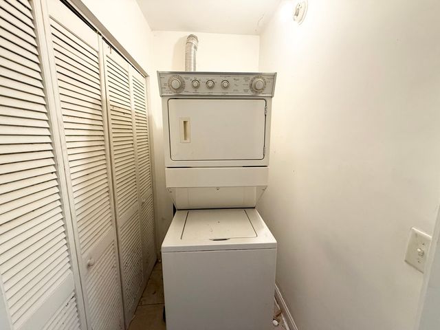 6035 S Saint Lawrence Avenue GS, Chicago, IL 60637