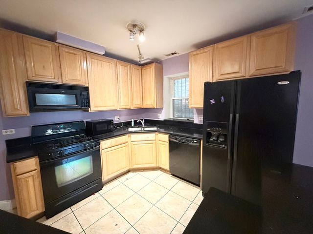 6035 S Saint Lawrence Avenue GS, Chicago, IL 60637