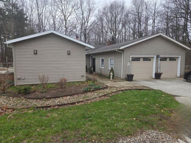 240 Peru Olena W Road, Norwalk, OH 44857