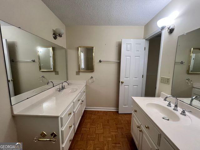 906 McAllister Drive, Vidalia, GA 30474