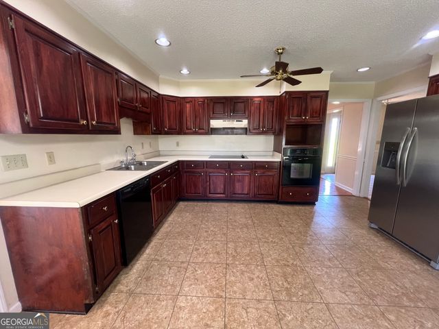 906 McAllister Drive, Vidalia, GA 30474