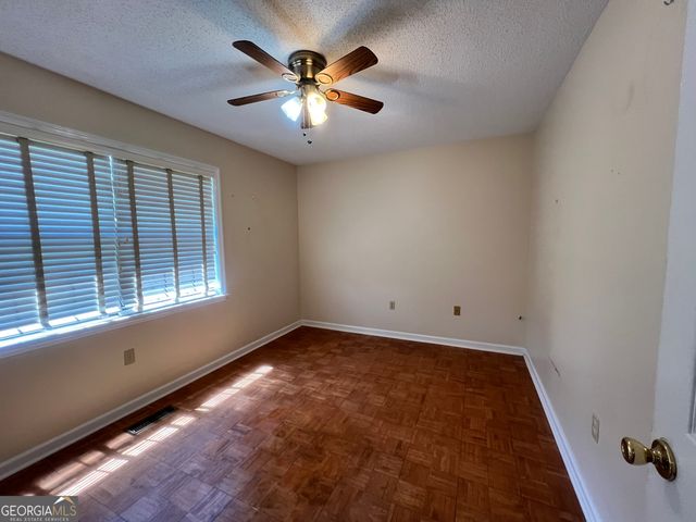 906 McAllister Drive, Vidalia, GA 30474