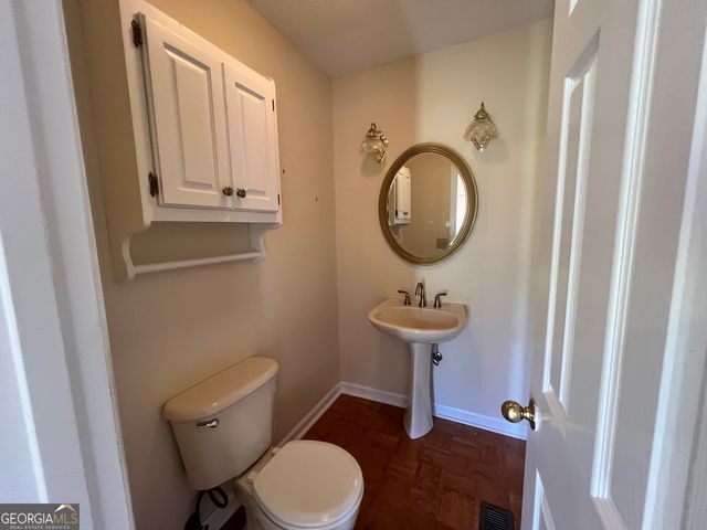 906 McAllister Drive, Vidalia, GA 30474