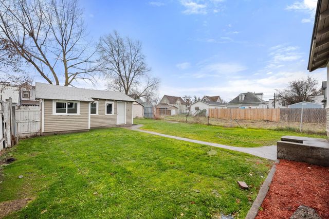 2420 N Astor St, Spokane, WA 99207
