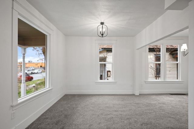 2420 N Astor St, Spokane, WA 99207