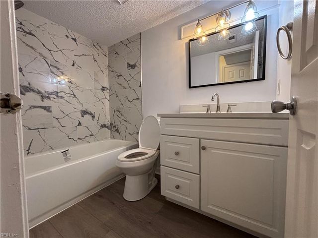 1105 Vermilya CT, Virginia Beach, VA 23454