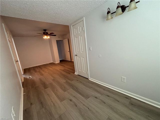 1105 Vermilya CT, Virginia Beach, VA 23454