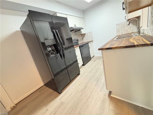 1105 Vermilya CT, Virginia Beach, VA 23454
