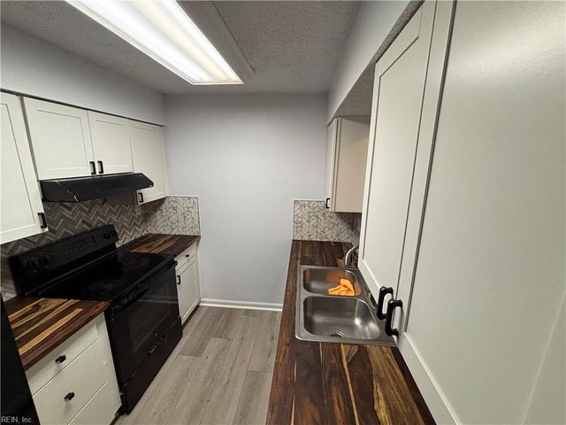 1105 Vermilya CT, Virginia Beach, VA 23454