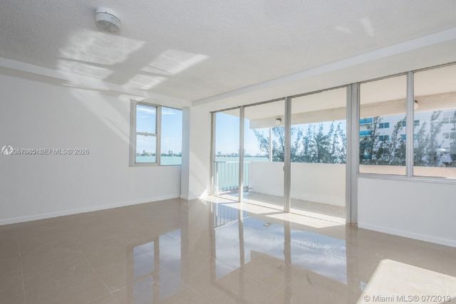 7545 E Treasure Drive 2H, North Bay Village, FL 33141