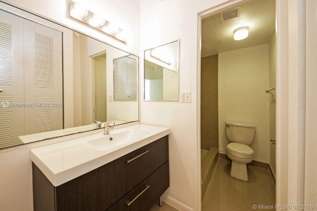 7545 E Treasure Drive 2H, North Bay Village, FL 33141