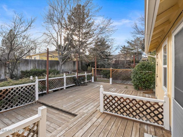 90 May Drive, Sparks, NV 89436