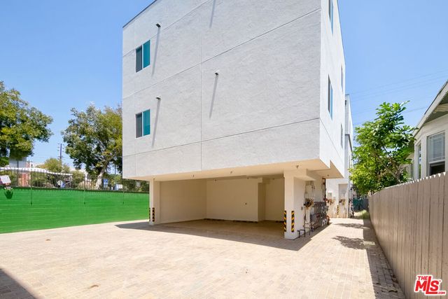 233 N Chicago Street, Los Angeles, CA 90033