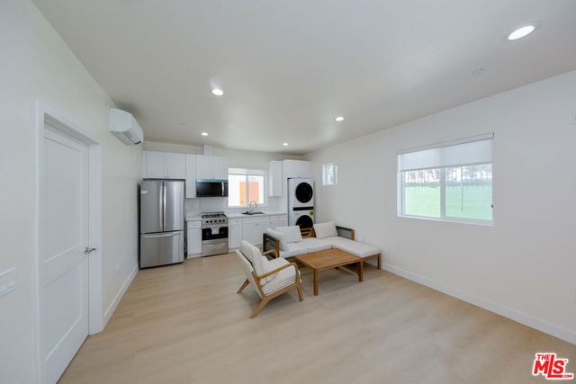 233 N Chicago Street, Los Angeles, CA 90033