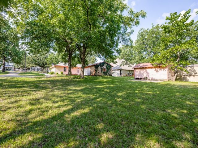 1225 W Hanna Street, Denison, TX 75020