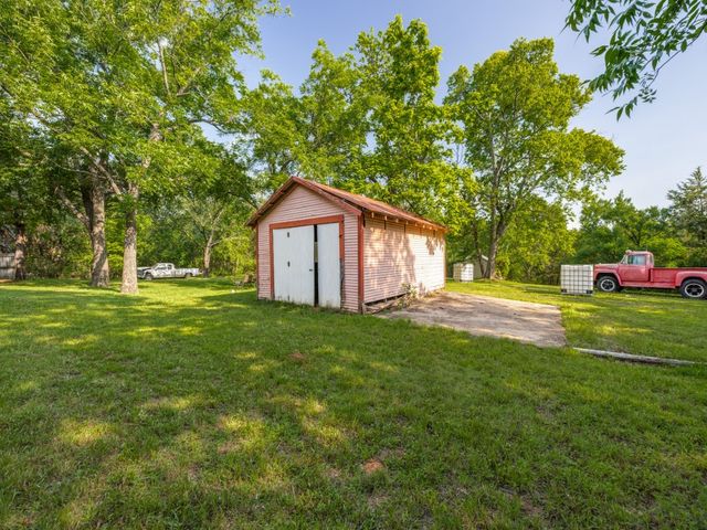 1225 W Hanna Street, Denison, TX 75020