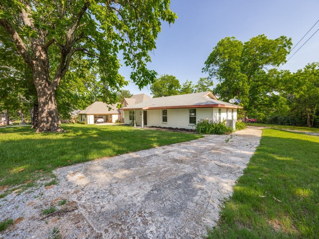 1225 W Hanna Street, Denison, TX 75020