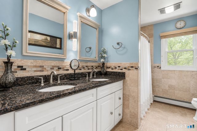 6 Jersey Lane, Norwalk, CT 06851