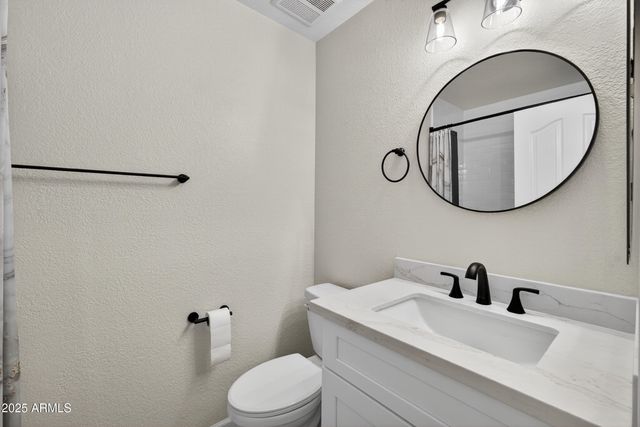 6831 S OAKMONT Drive, Chandler, AZ 85249