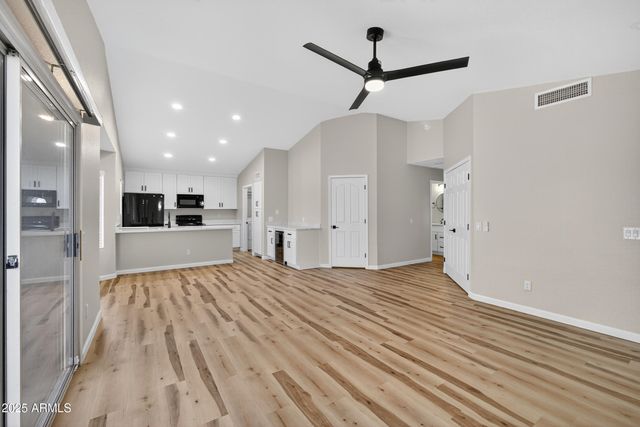 6831 S OAKMONT Drive, Chandler, AZ 85249