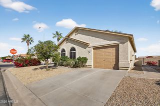 6831 S OAKMONT Drive, Chandler, AZ 85249