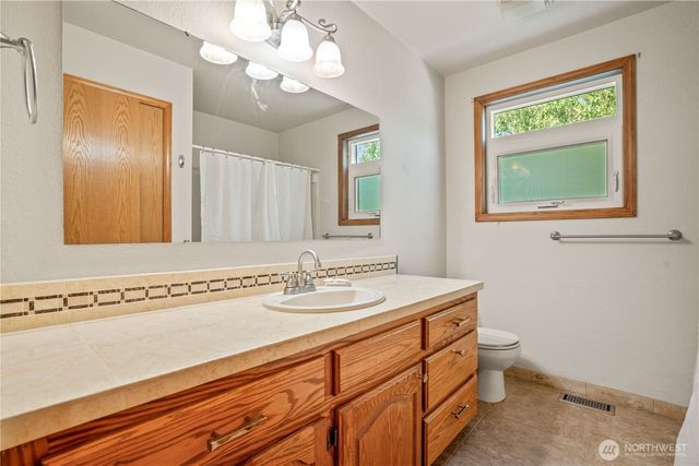8555 Bender Road, Lynden, WA 98264