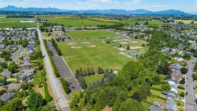 8555 Bender Road, Lynden, WA 98264