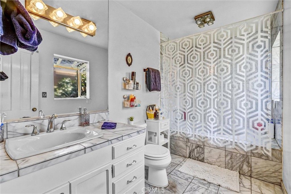 Image 13 of property listing at 13505 Hatteras, Valley Glen, CA 91401