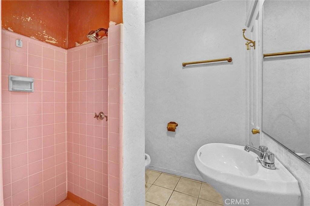 Image 24 of property listing at 13505 Hatteras, Valley Glen, CA 91401