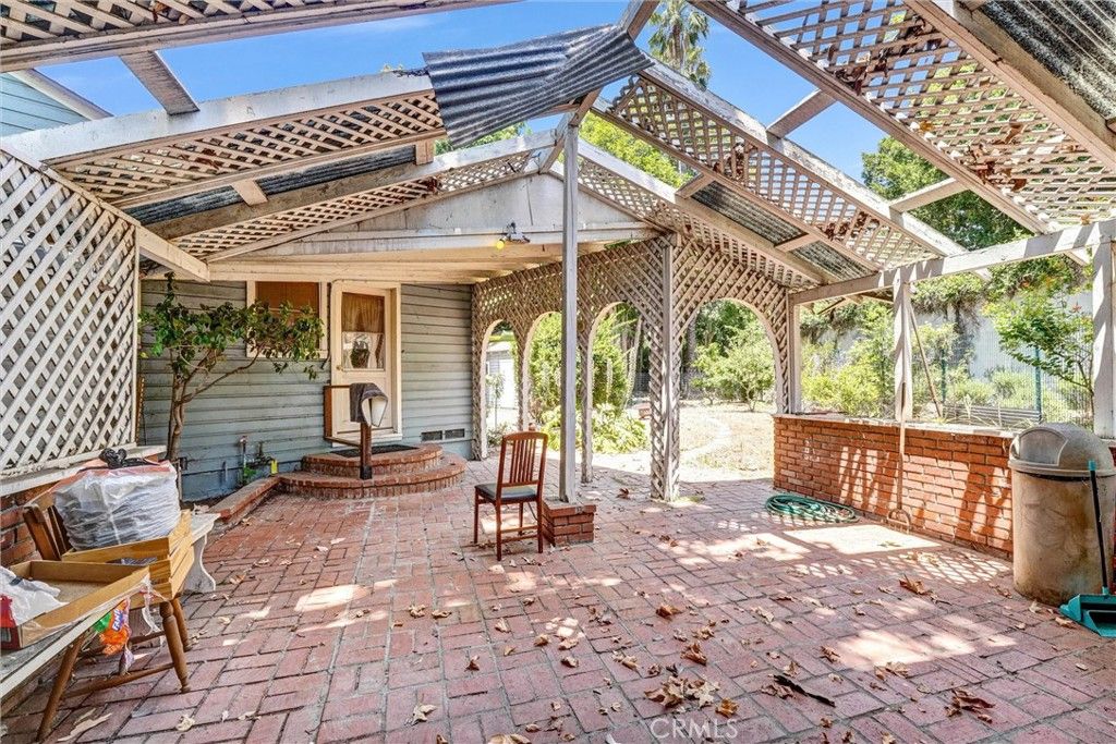 Image 27 of property listing at 13505 Hatteras, Valley Glen, CA 91401