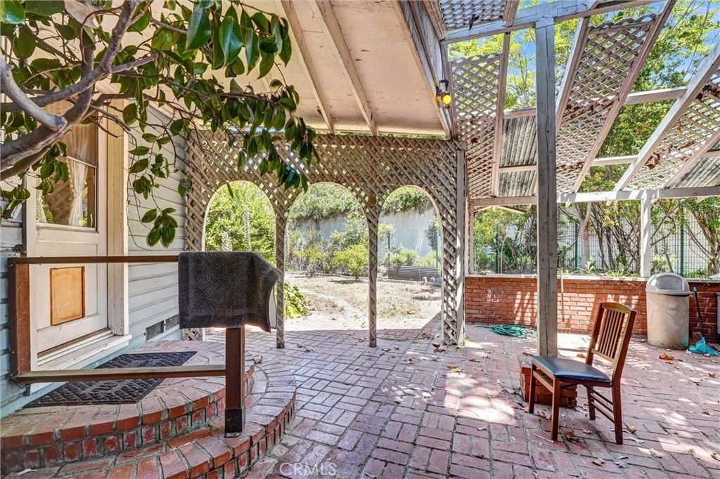 Image 28 of property listing at 13505 Hatteras, Valley Glen, CA 91401
