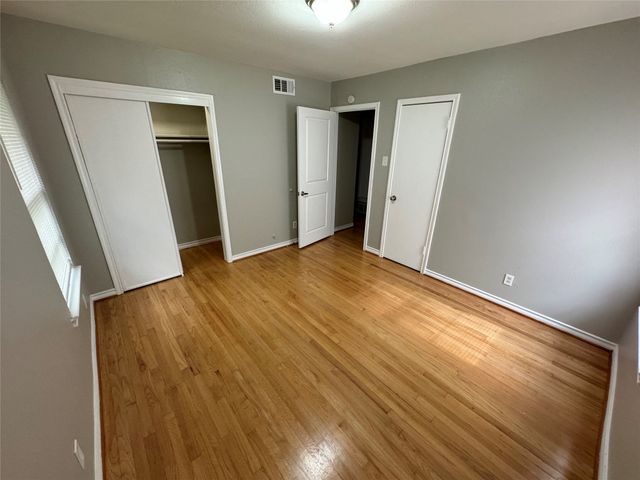 2322 Costa Mesa Drive, Dallas, TX 75228