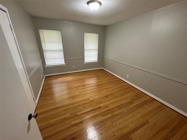 2322 Costa Mesa Drive, Dallas, TX 75228