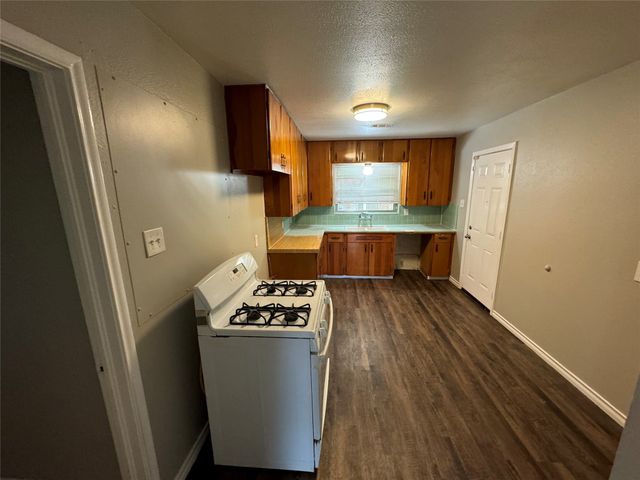 2322 Costa Mesa Drive, Dallas, TX 75228