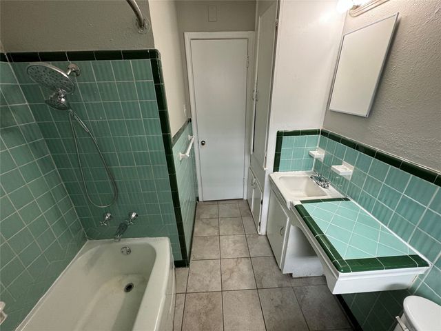 2322 Costa Mesa Drive, Dallas, TX 75228