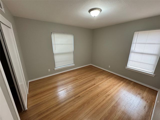 2322 Costa Mesa Drive, Dallas, TX 75228