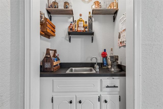 9912 S Country Club Drive, Oklahoma City, OK 73159