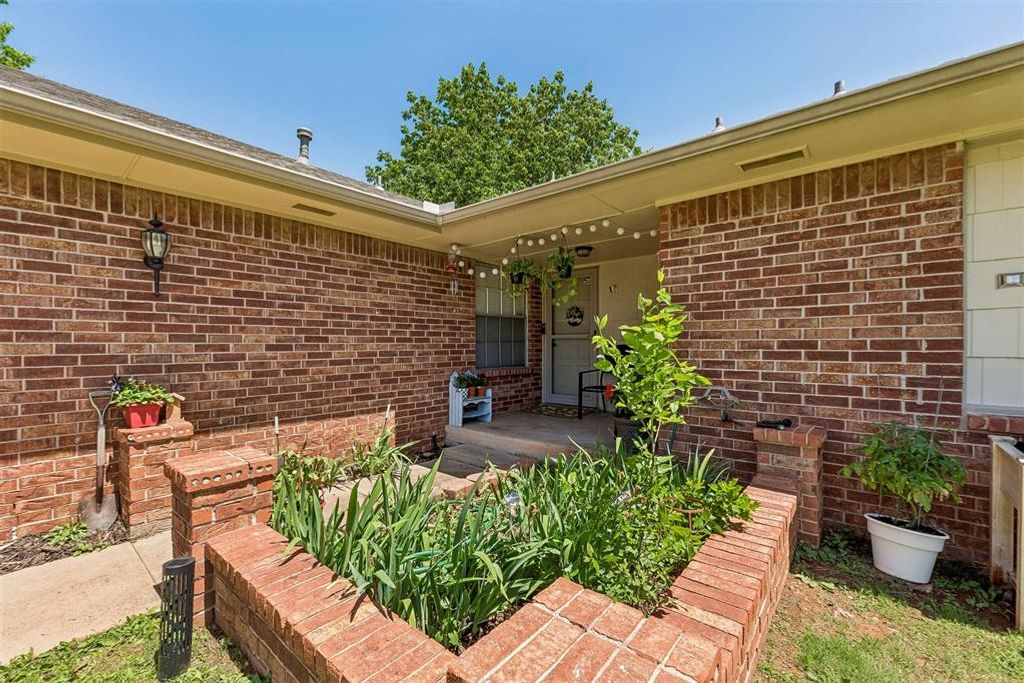 9912 S Country Club Drive, Oklahoma City, OK 73159