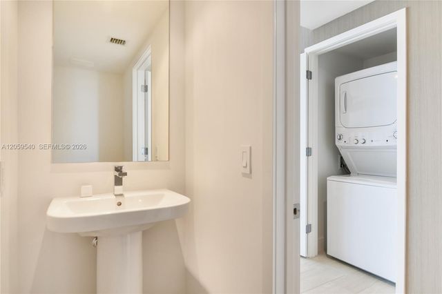 4010 S Ocean Drive R1006, Hollywood, FL 33019