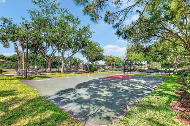 4913 72ND COURT E, Bradenton, FL 34203
