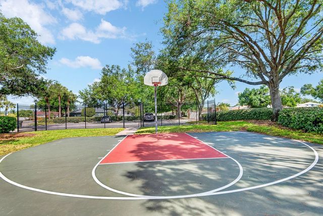 4913 72ND COURT E, Bradenton, FL 34203