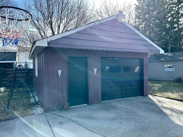 2456 Barnard Street, Saginaw, MI 48602