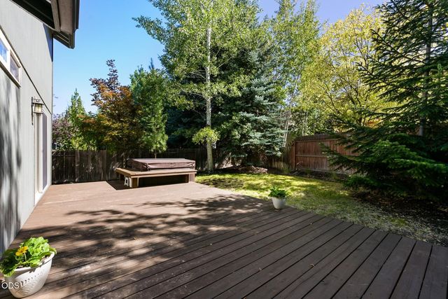 61324 Stardrift Drive, Bend, OR 97702
