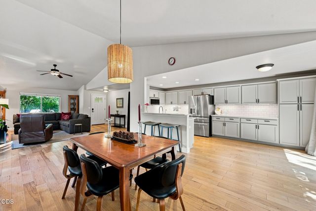 61324 Stardrift Drive, Bend, OR 97702
