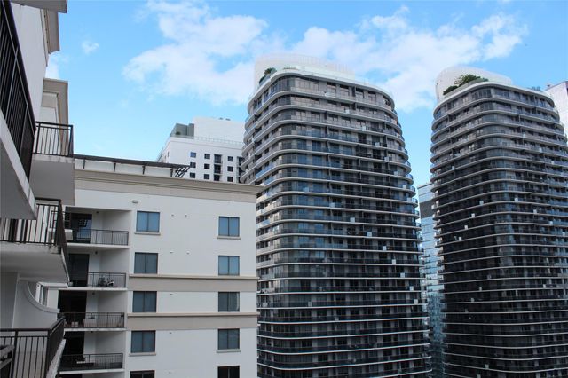 999 SW 1st Ave 3301, Miami, FL 33130